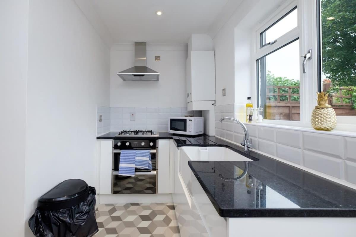 Сasa de vacaciones Contemporary House Garden Near Park & Thames