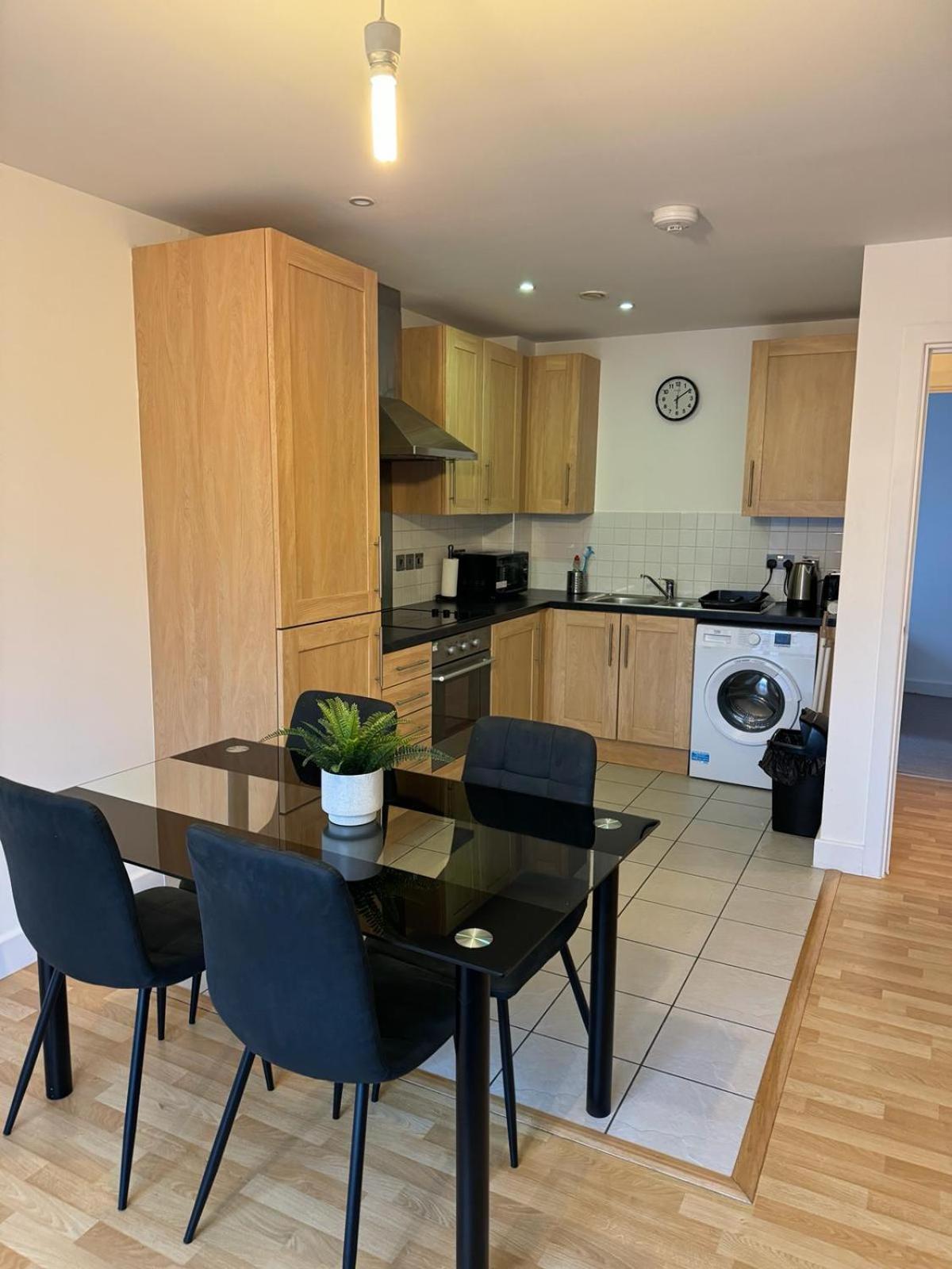 Spacious 2 Bedrooms In Stratford * London