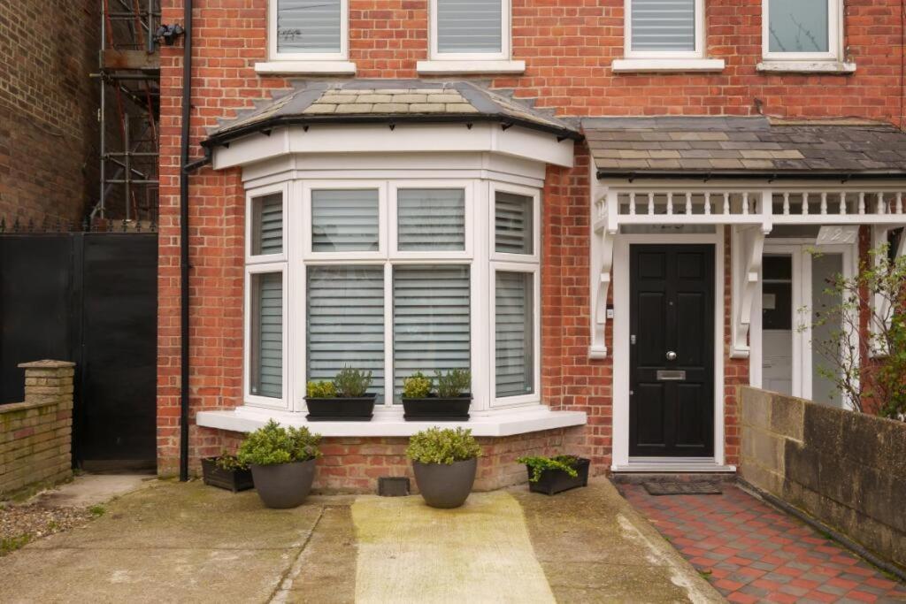 Large Two Bedroom Apartamento Londres