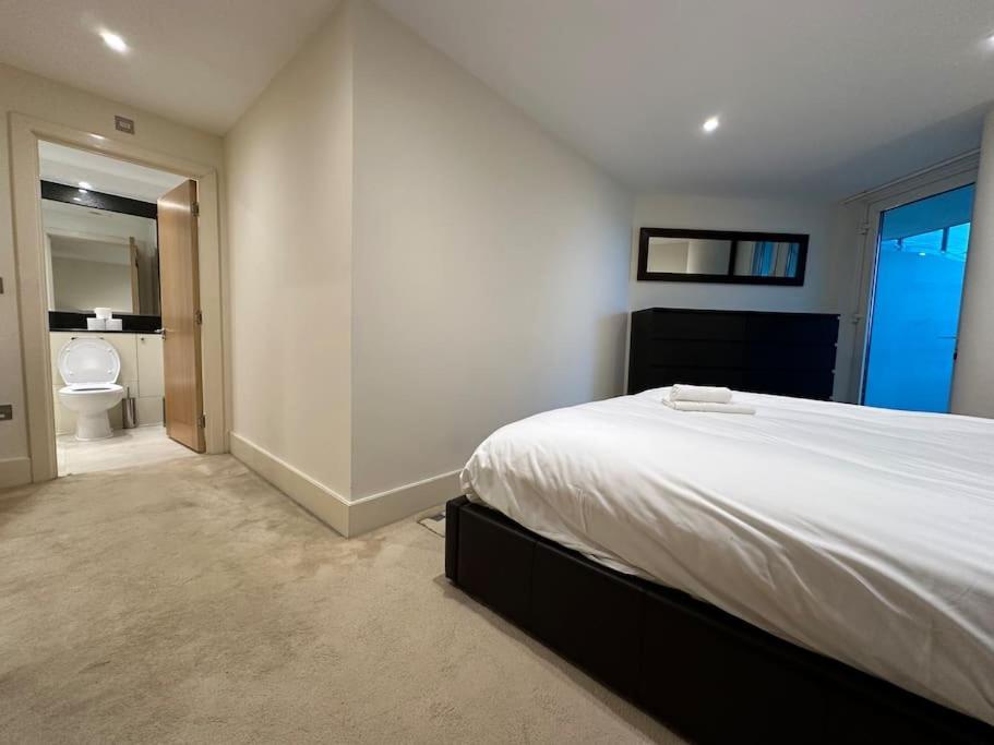 Stunning 2 Bed Thames River View -
