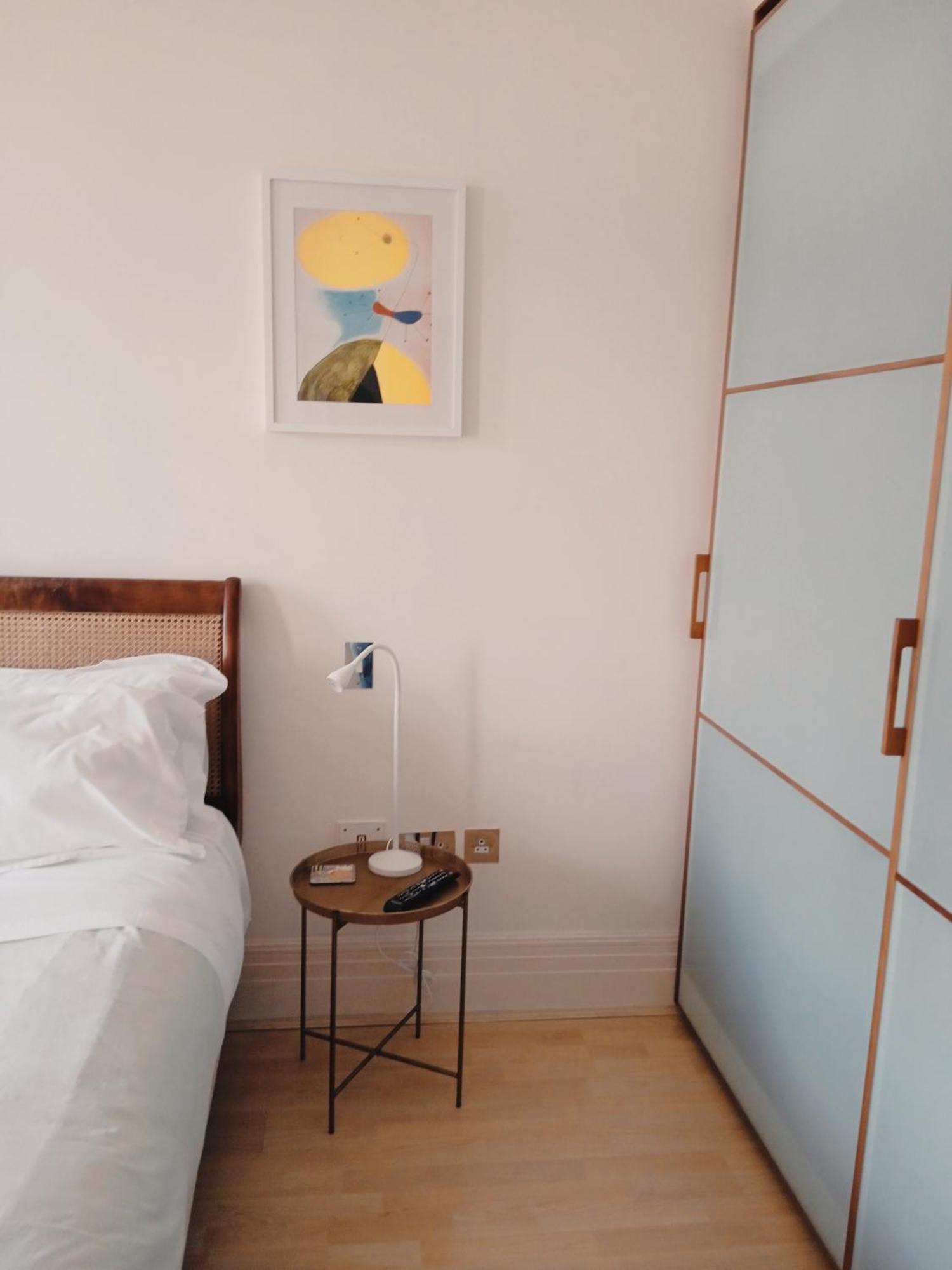Appartement Beautiful With Underground Parking, Balcony In Kew, Richmond