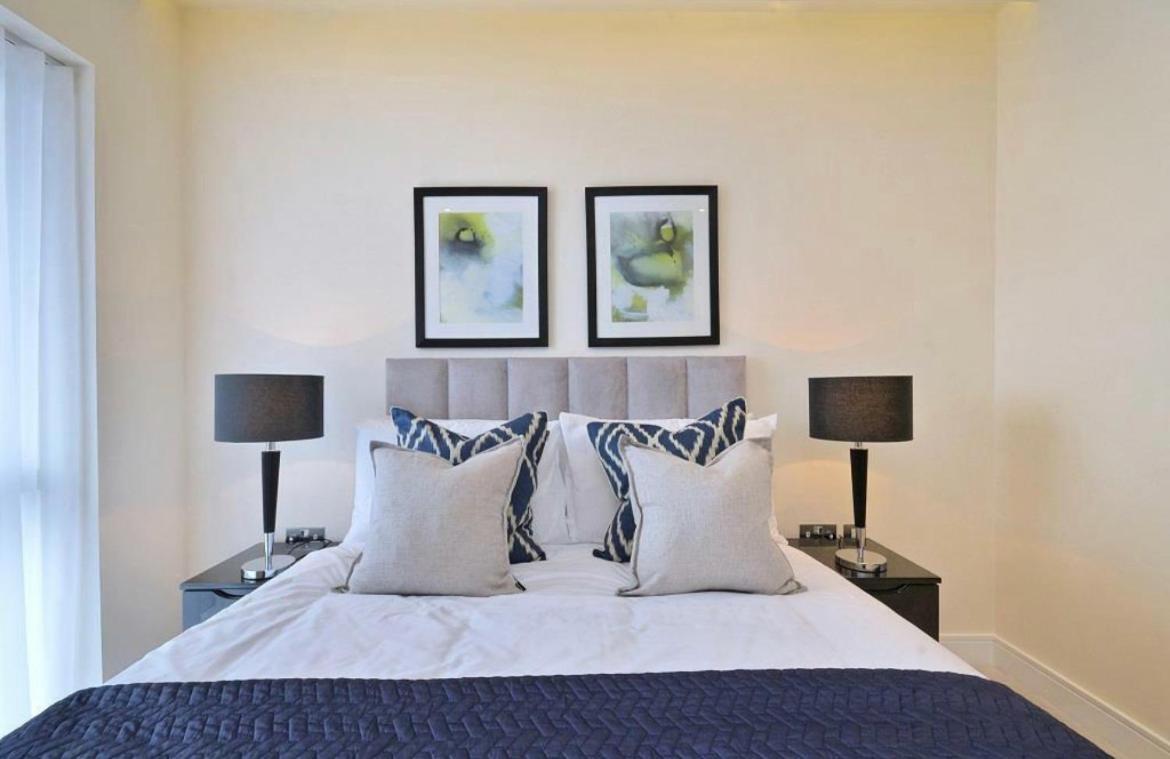 In Luxury Modern With Pool, Gym & Access *