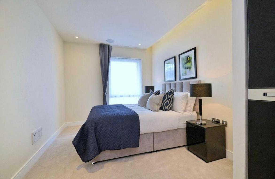 In Luxury Modern With Pool, Gym & Access