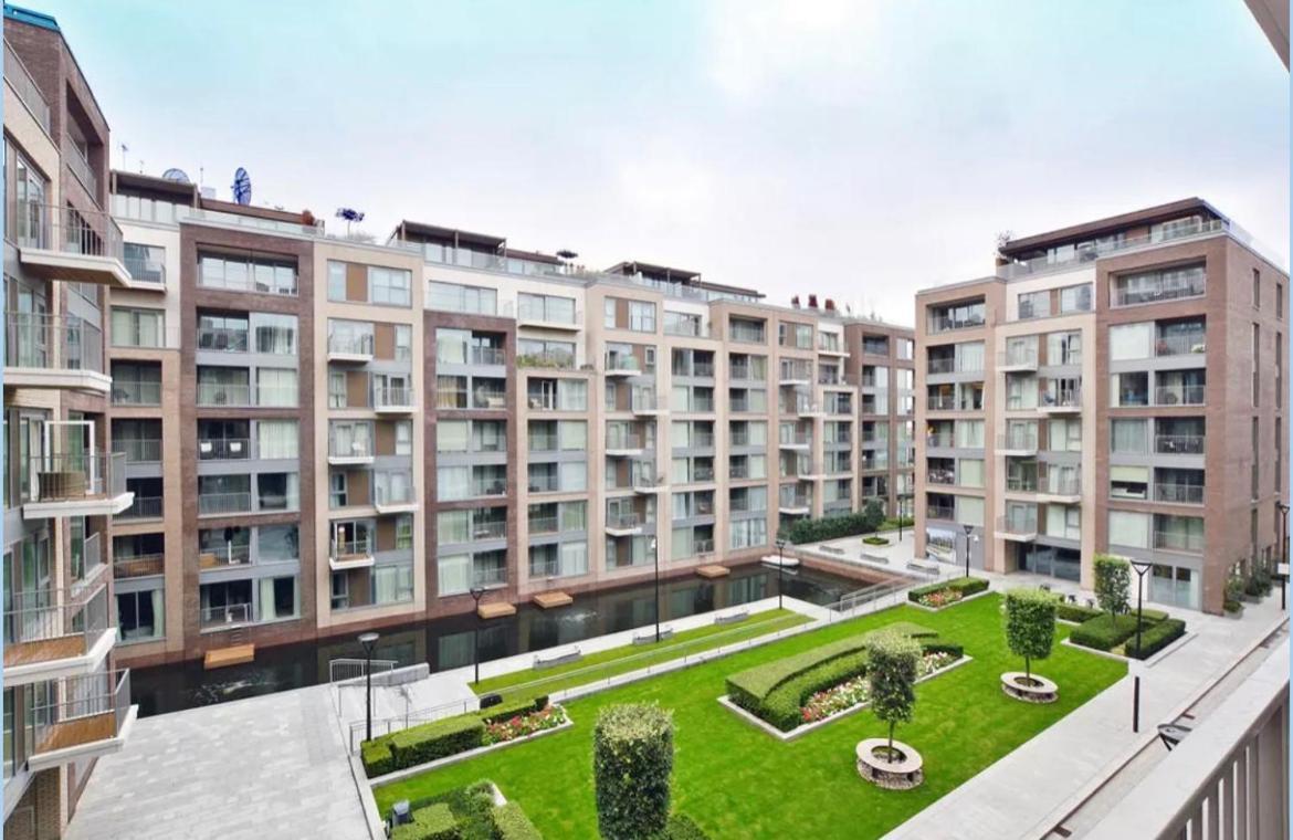 In Luxury Modern With Pool, Gym & Access Séjour chez l'habitant *