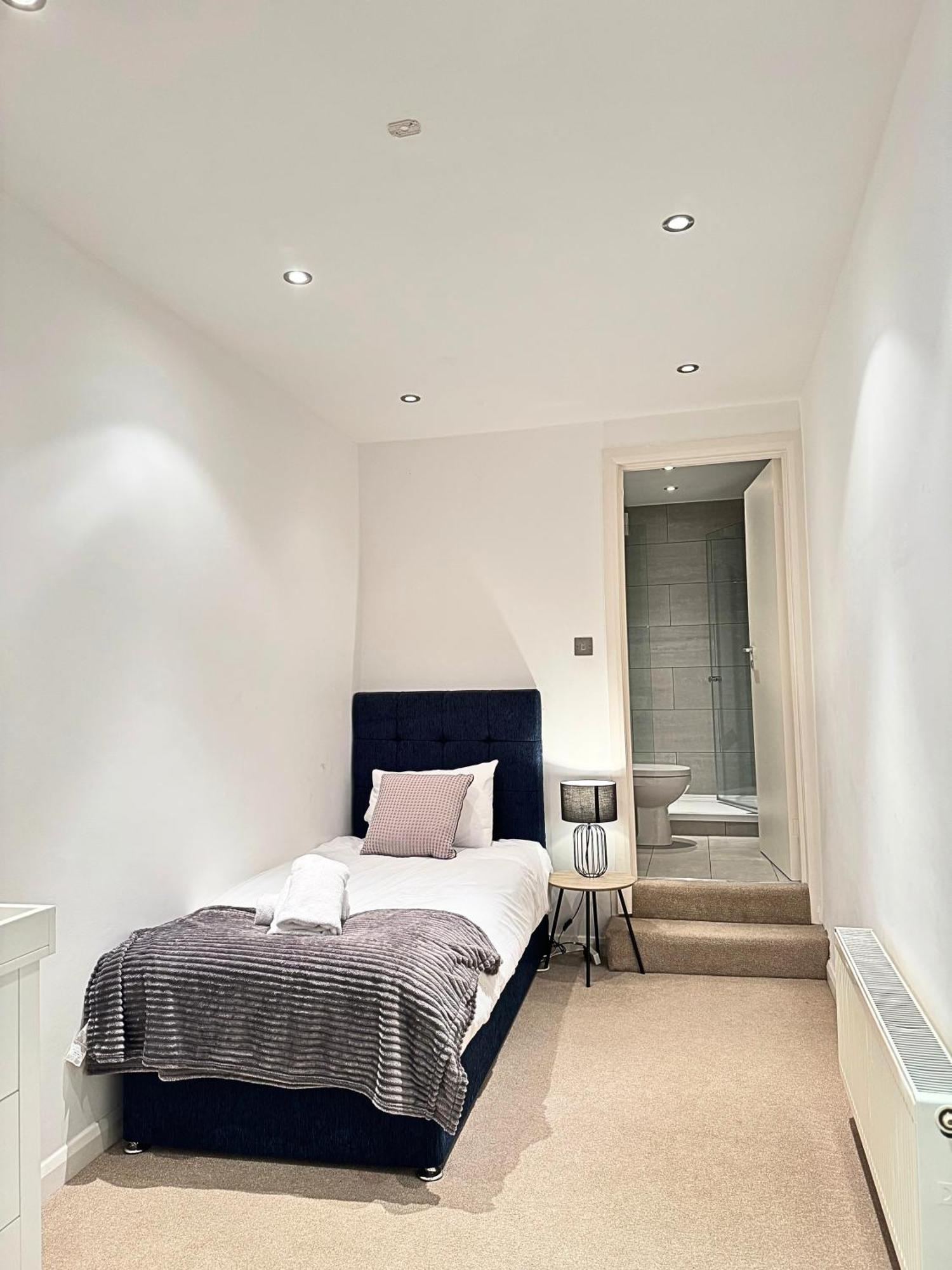 Casa de Férias The Heart Of Kensington Mews - 3 Bedrooms House-private Entrance-hyde Park Walk Away-green Park 9 Minutes Underground- The Of With Glamour Of Kensington