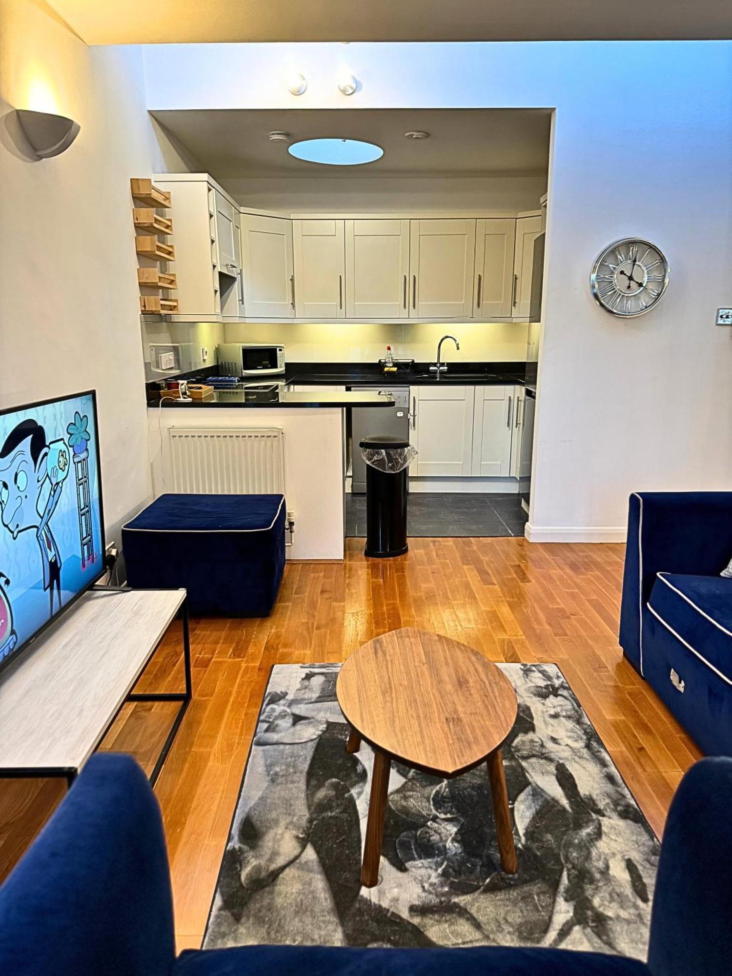 The Heart Of Kensington Mews - 3 Bedrooms House-private Entrance-hyde Park Walk Away-green Park 9 Minutes Underground- The Of With Glamour Of Kensington Casa de Férias