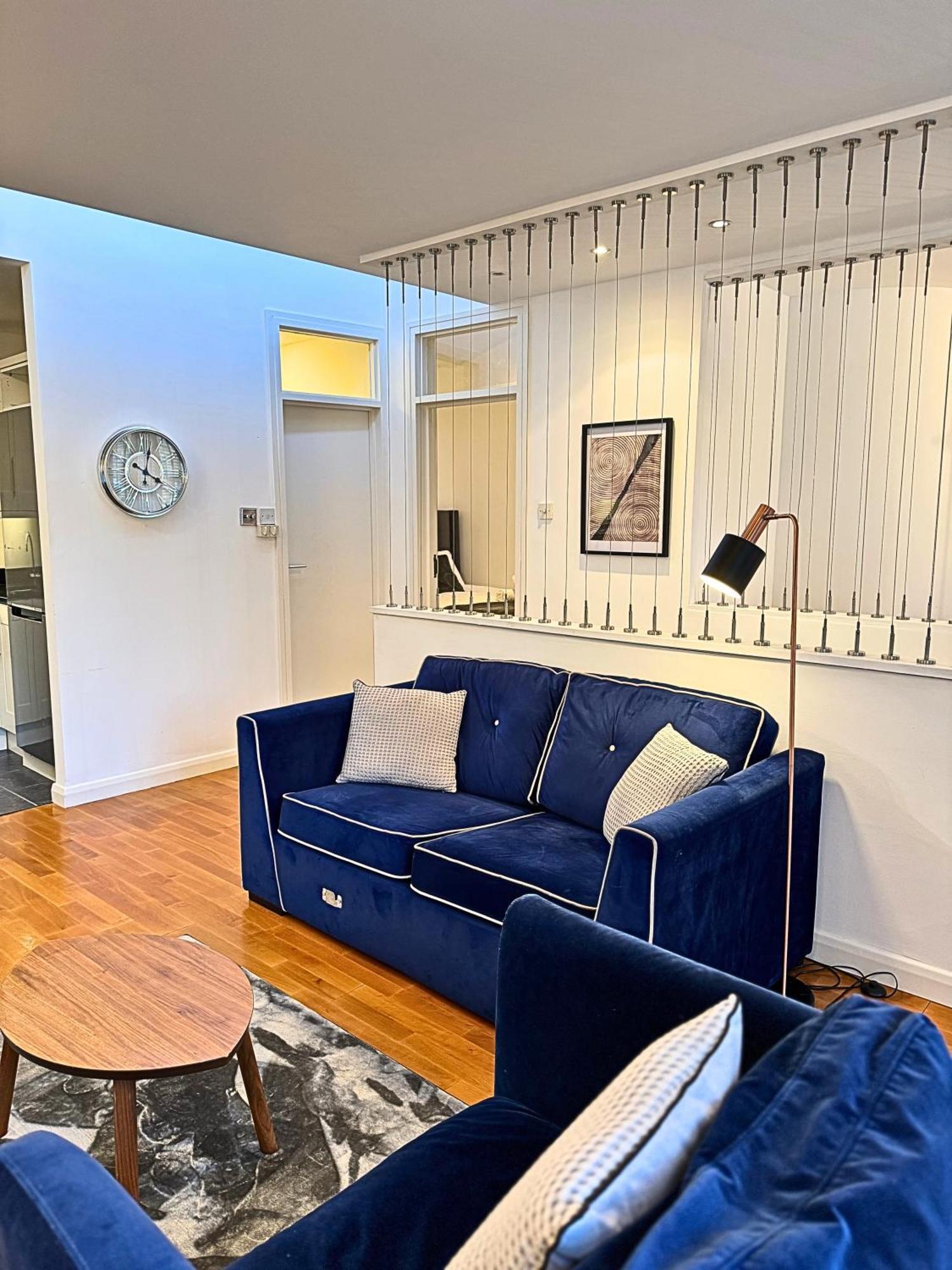 Casa de Férias The Heart Of Kensington Mews - 3 Bedrooms House-private Entrance-hyde Park Walk Away-green Park 9 Minutes Underground- The Of With Glamour Of Kensington *