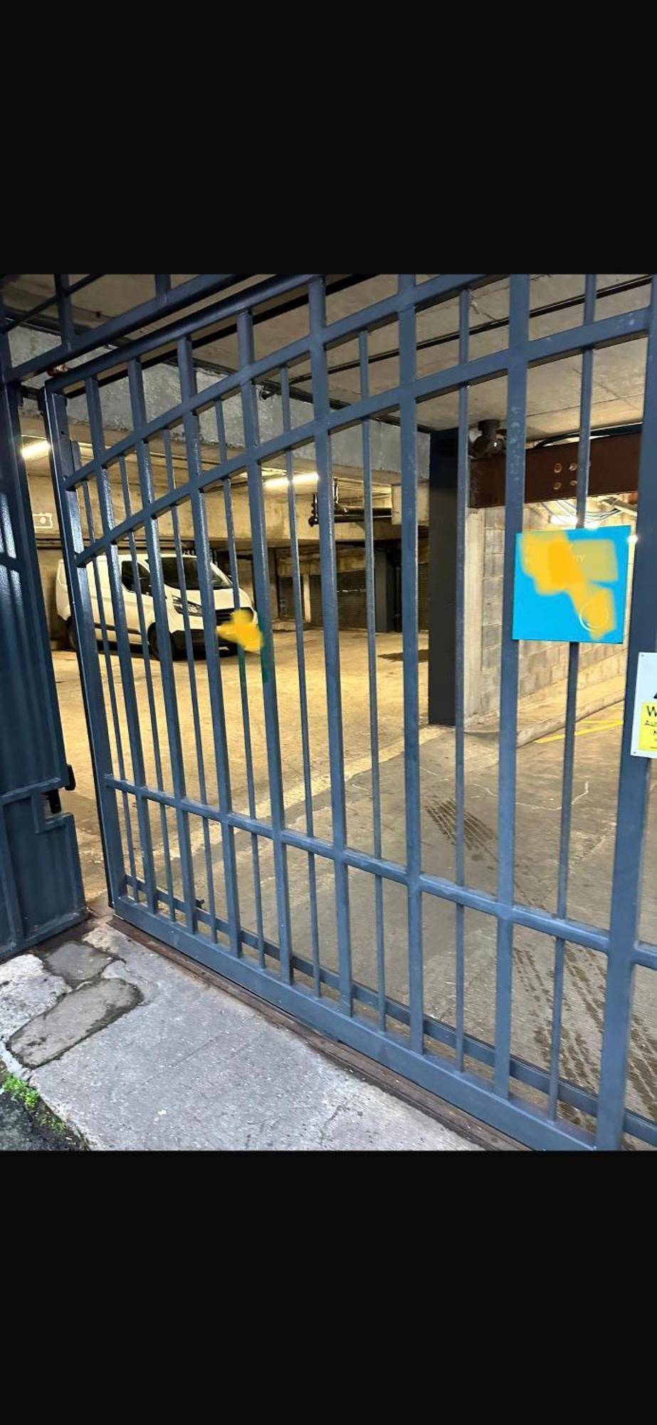 Tower Bridge, Boutique, Shad Thames Butlers Wharf Secure Parking , Balcony View Of Shard, Luxury With Van Parking Upto 4 Vans Ideal For Builders Shopfitters Secure Cctv *