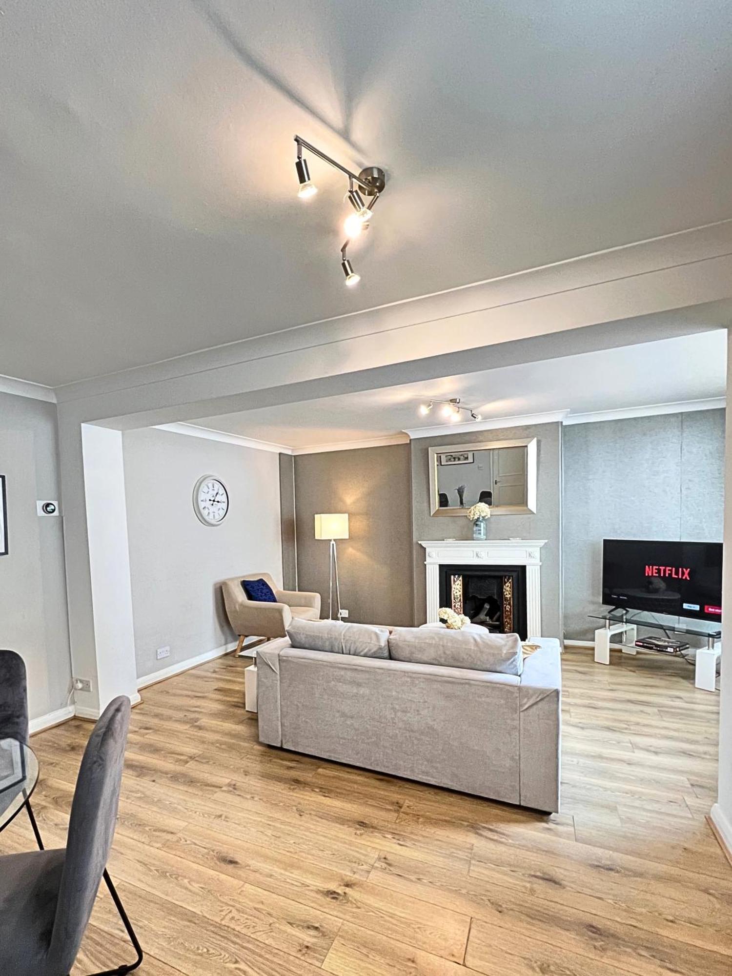 Kensington 2 Bedroom House-big Living Area And Kitchen-harrods-national History Museum-hyde Park-near 2 Underground Lines * Londen