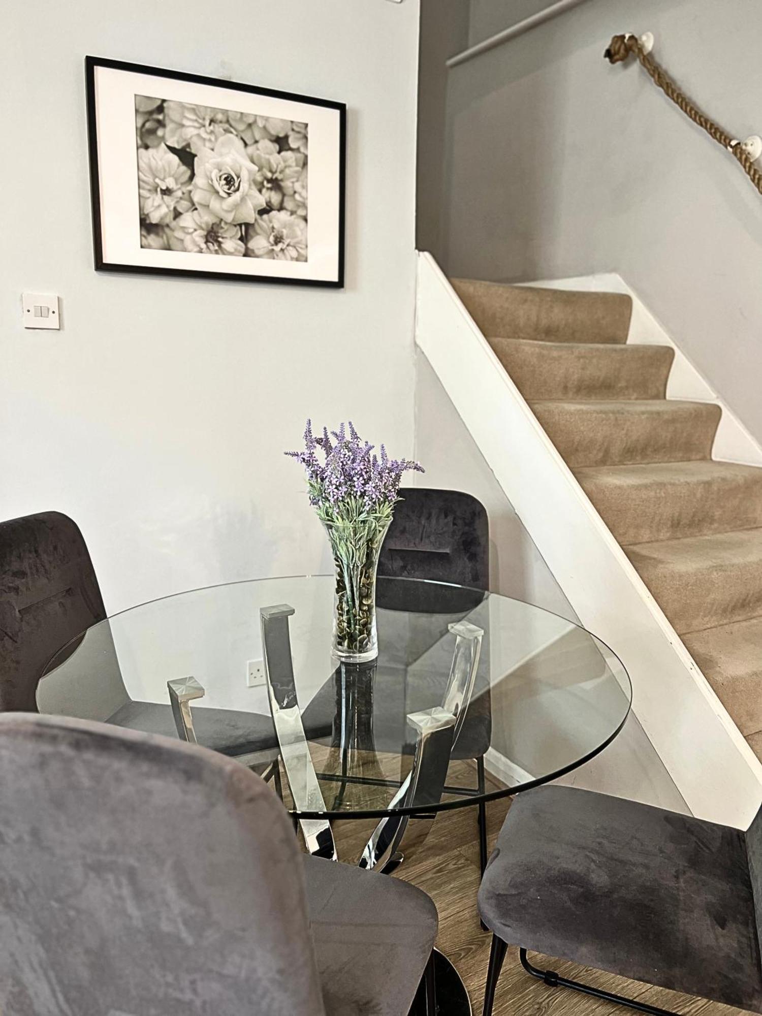 Kensington 2 Bedroom House-big Living Area And Kitchen-harrods-national History Museum-hyde Park-near 2 Underground Lines Vakantiehuis