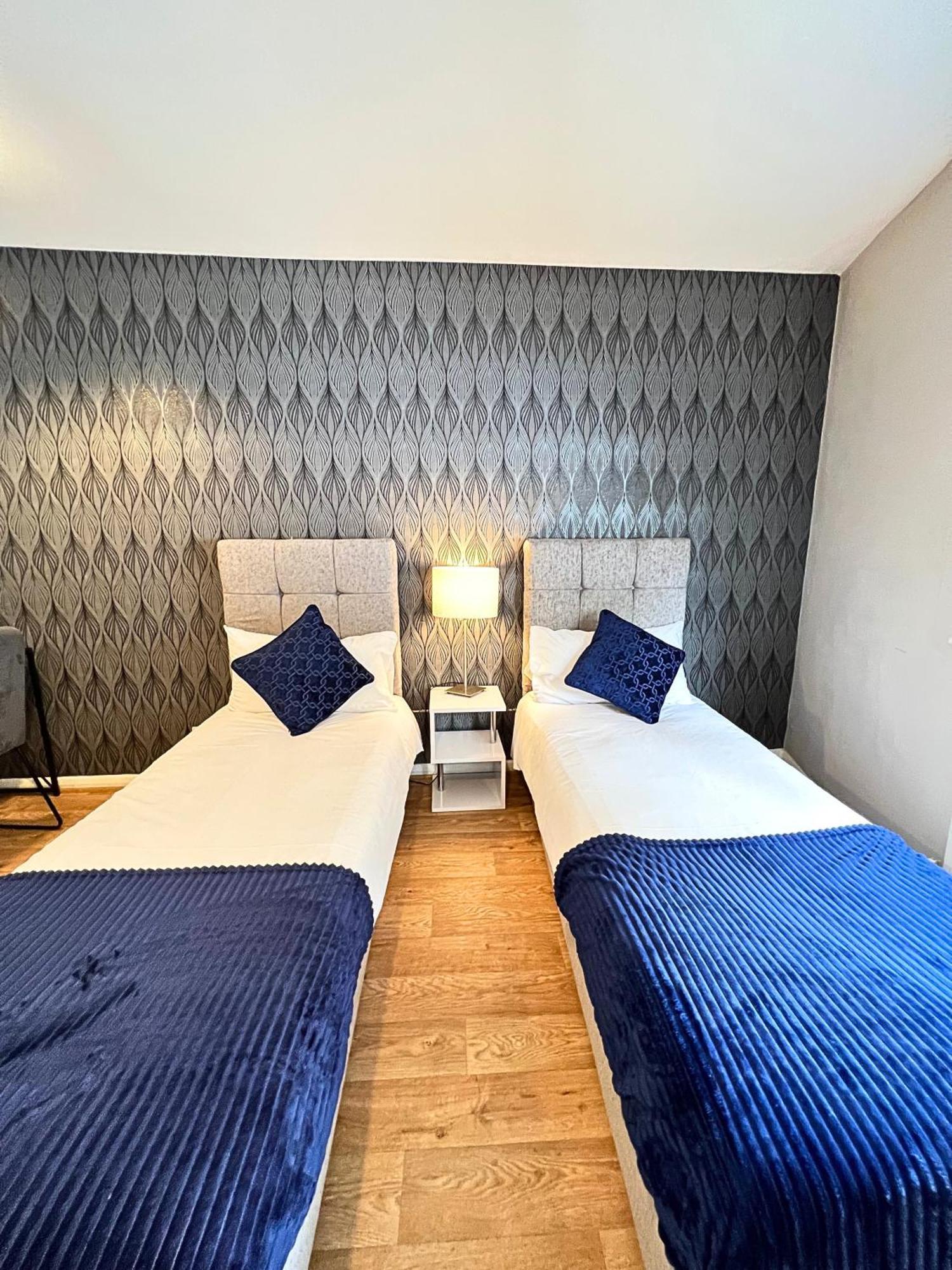 Kensington 2 Bedroom House-big Living Area And Kitchen-harrods-national History Museum-hyde Park-near 2 Underground Lines *