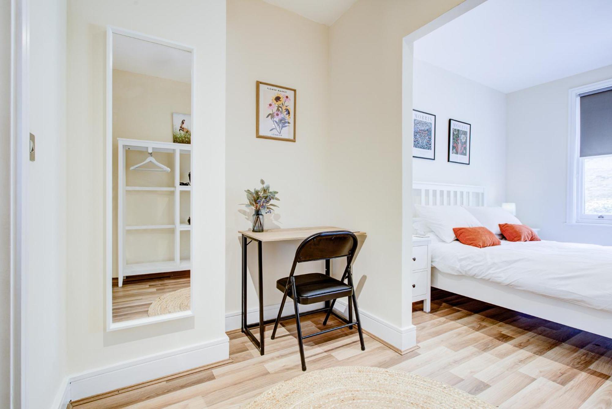 Stunning 4 Bedroom House Holiday home London