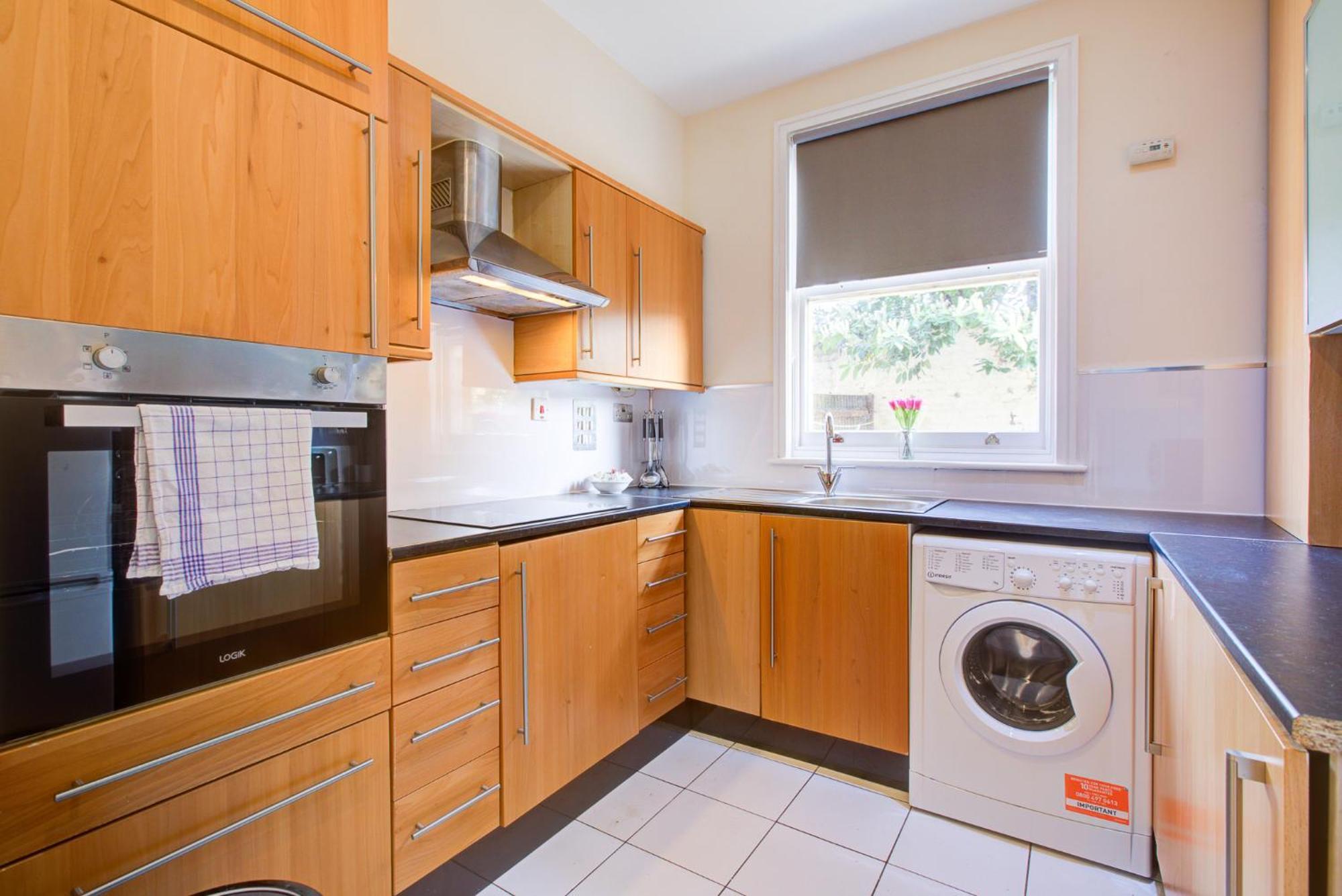 Holiday home Stunning 4 Bedroom House London