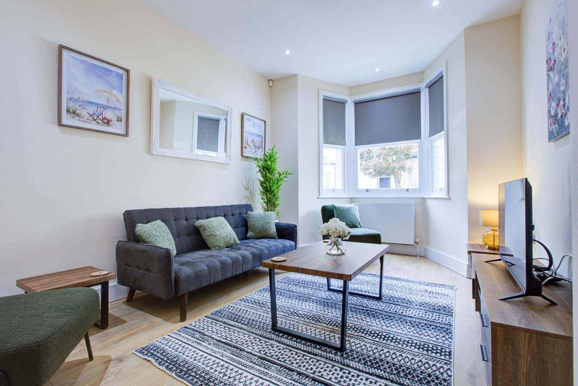 Stunning 4 Bedroom House *