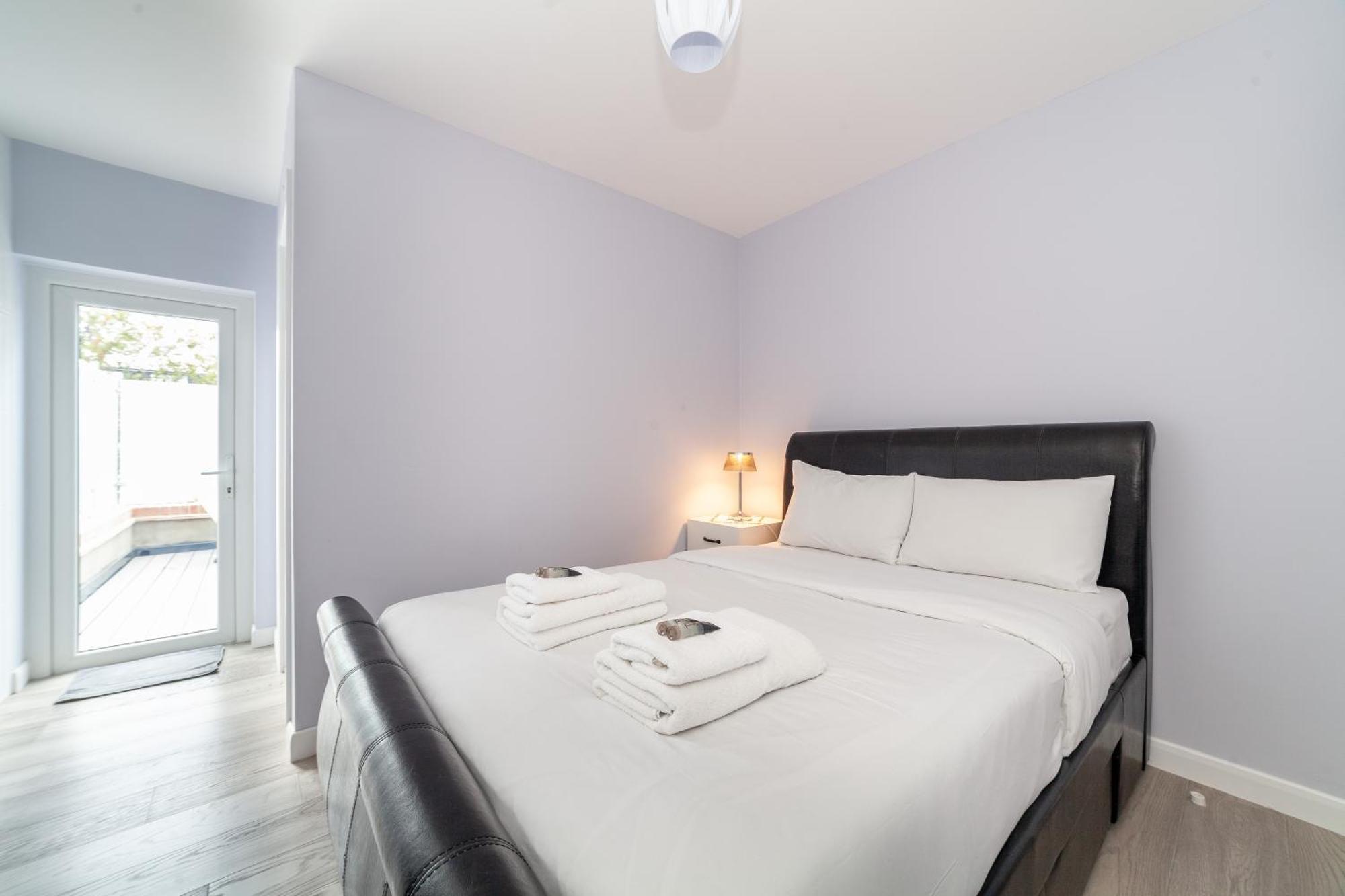 Charming New 1br Flat Wterrace, Shepherd's Bush Appartement