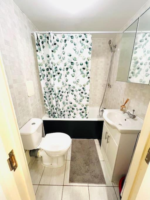 Excellent Two Bedroom Flat In Appartement Londres