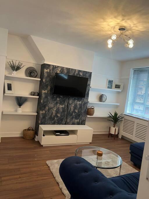 Flat In White - Westfield Apartamento *