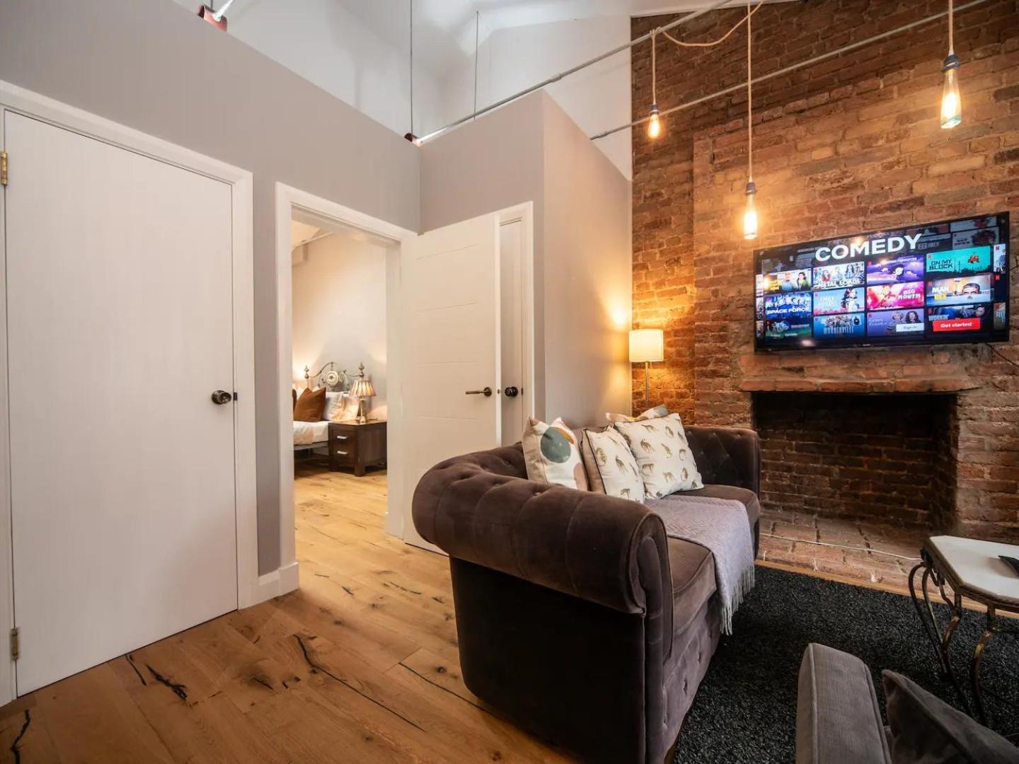 Pass The Keys A Vibrant Characterful Mews House With Air Con Appartement