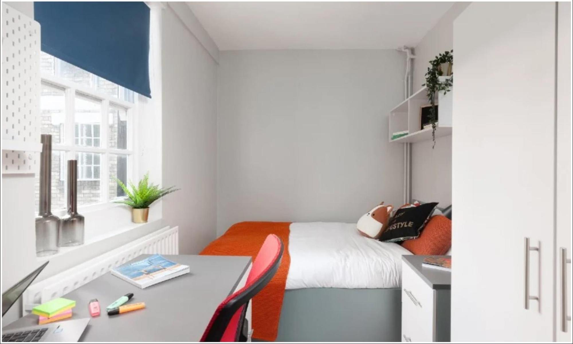 Spacious With Shared Facilities *