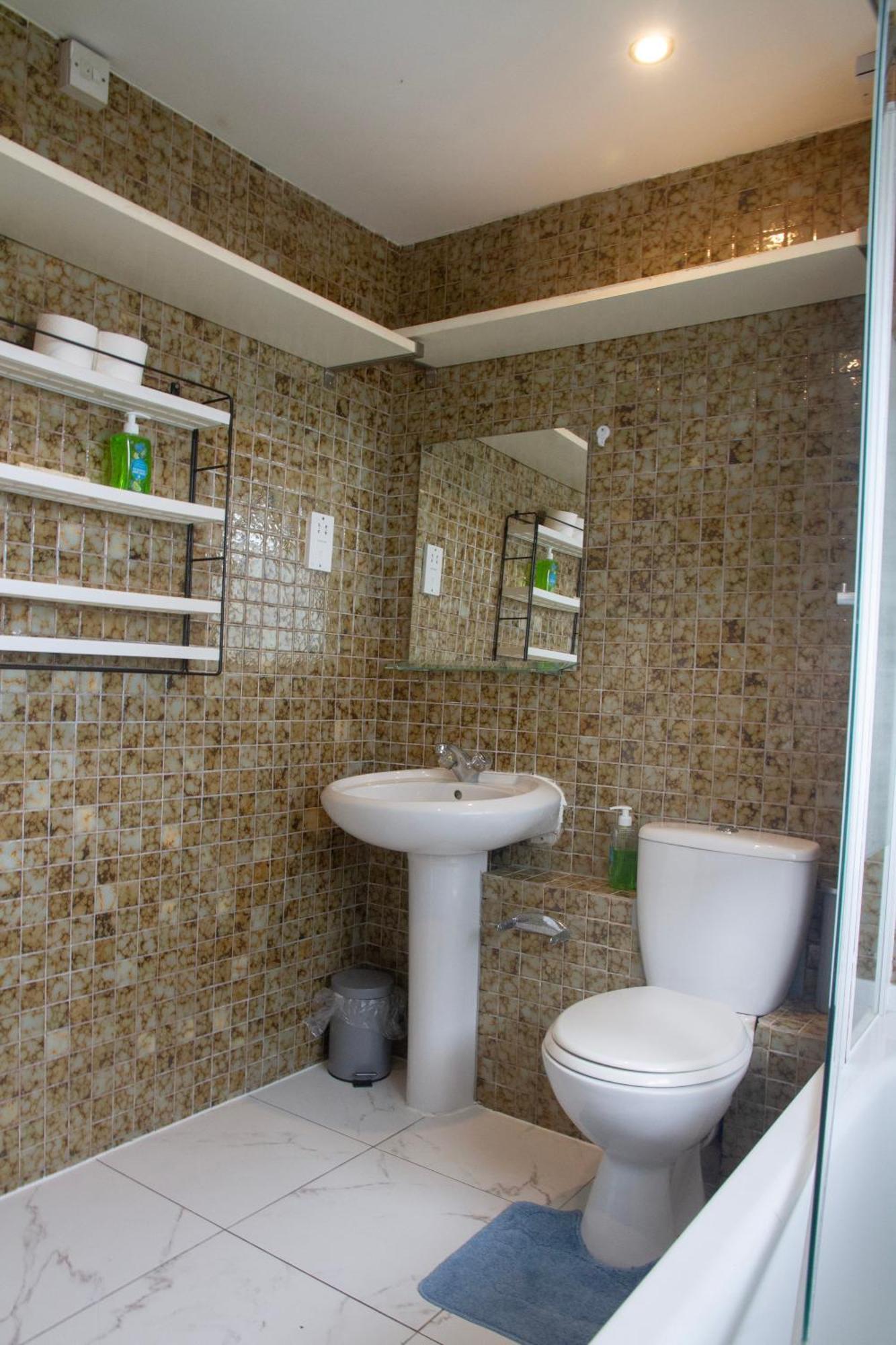 Spacious 4-bedroom Townhouse With Garden- Perfect For Groups! Casa de Férias Londres