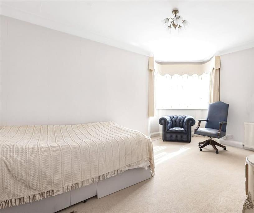 Large 5 Bedroom House In Finchley Appartement