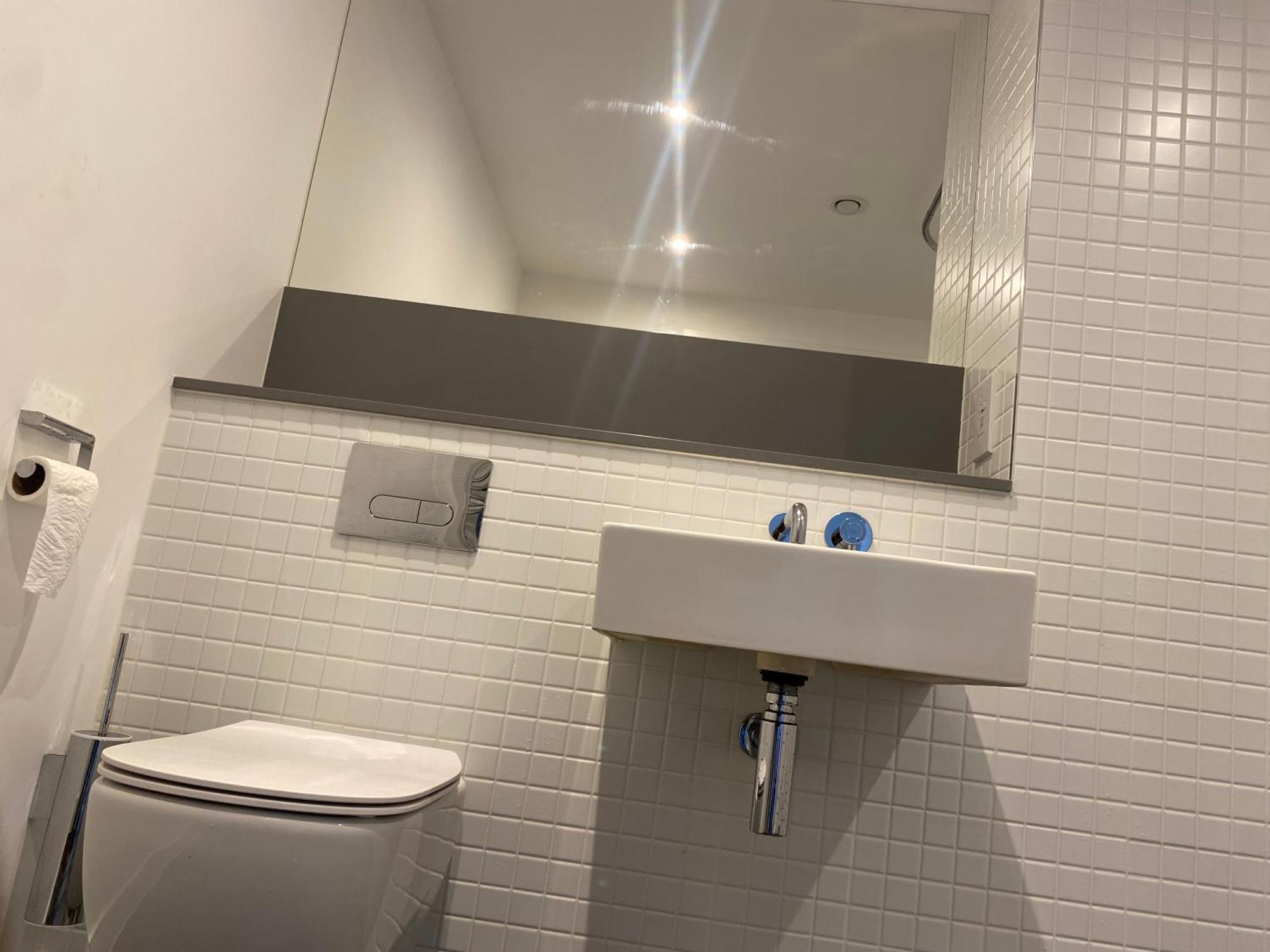 Modern, Bright And Convenient Appartement *