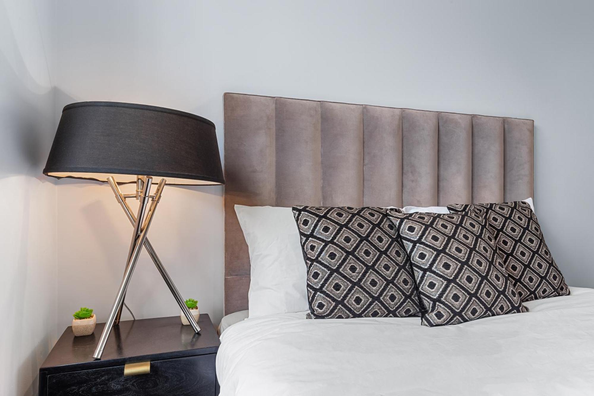 Stunning 1 Bedroom In Westminster With Ac Sleeps 4 *