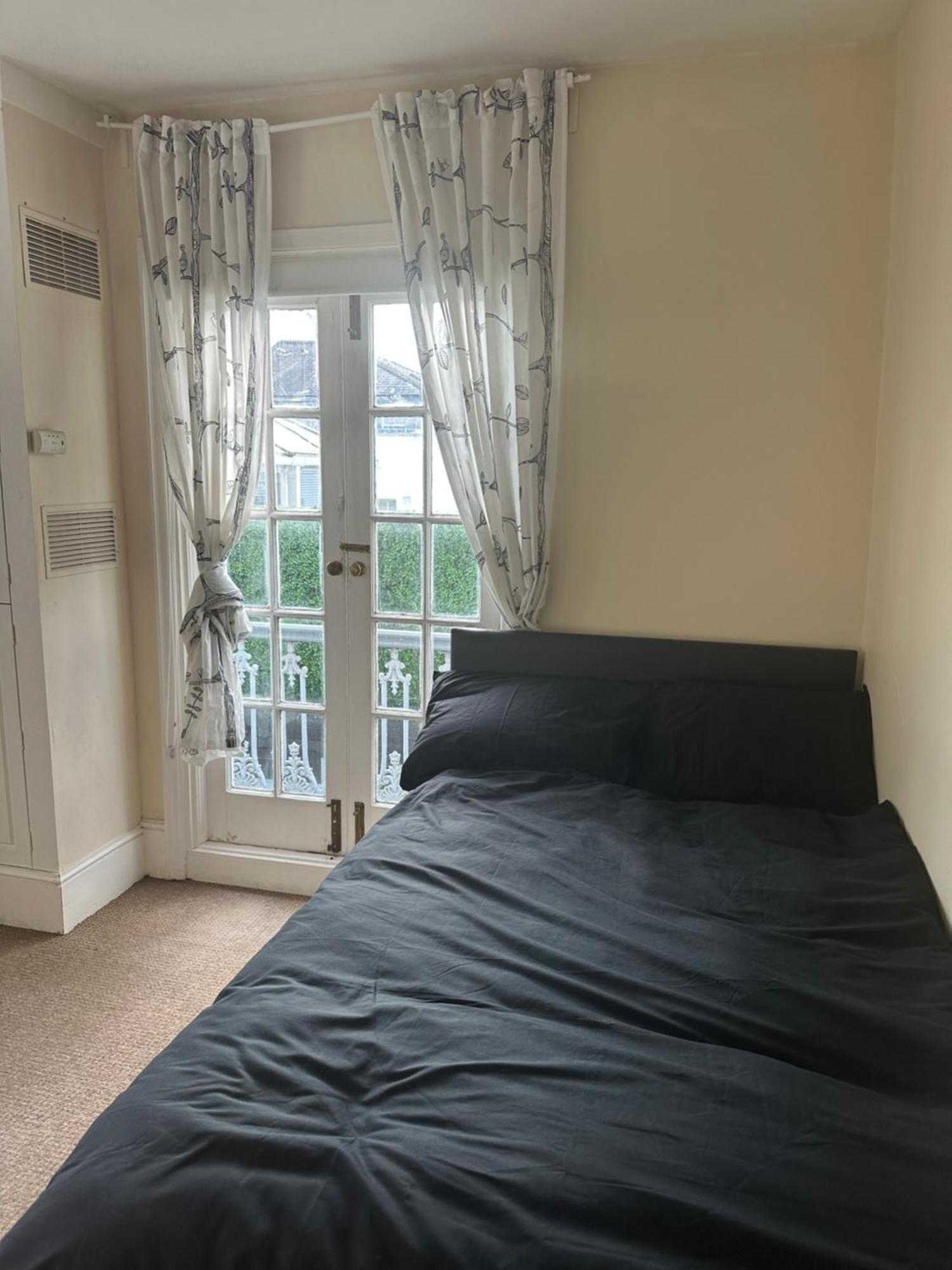 Double Bedroom In Séjour chez l'habitant *