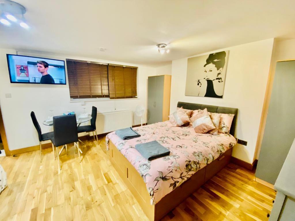 One Bed In Camden Town In Londres