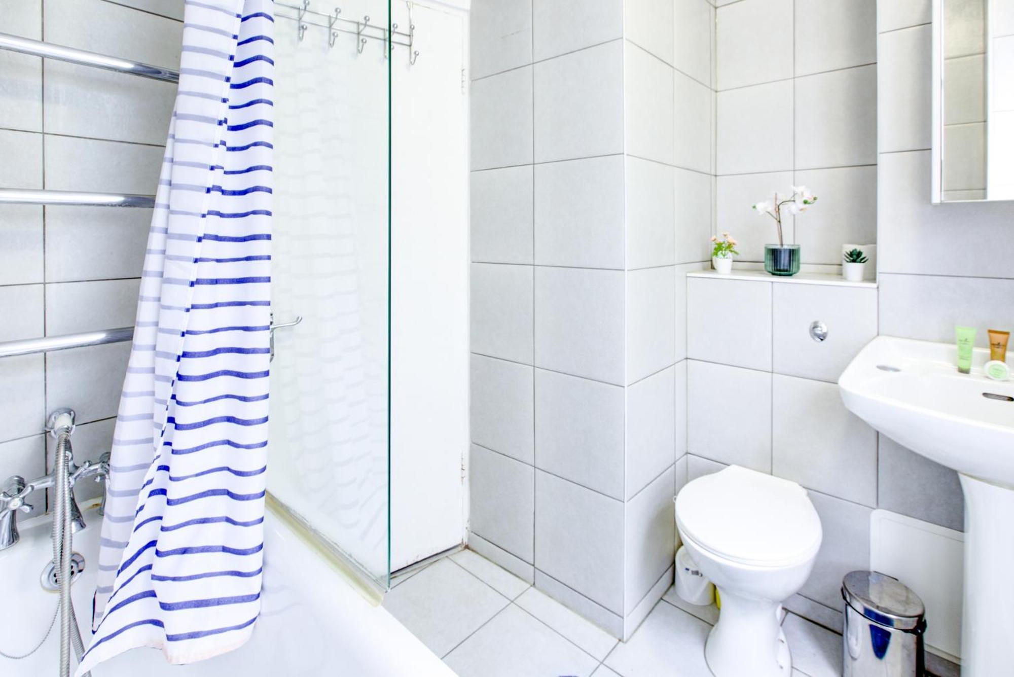 Lovely 2- Bedroom In Apartamento