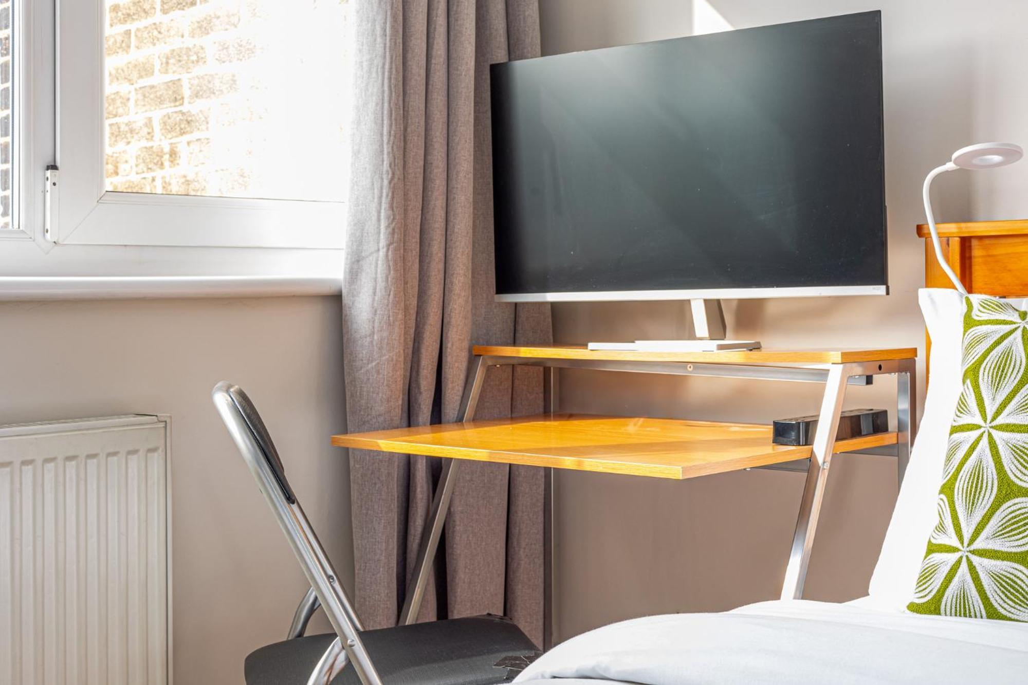 2br Balcony, Battersea, 5min Clapham Junction St *