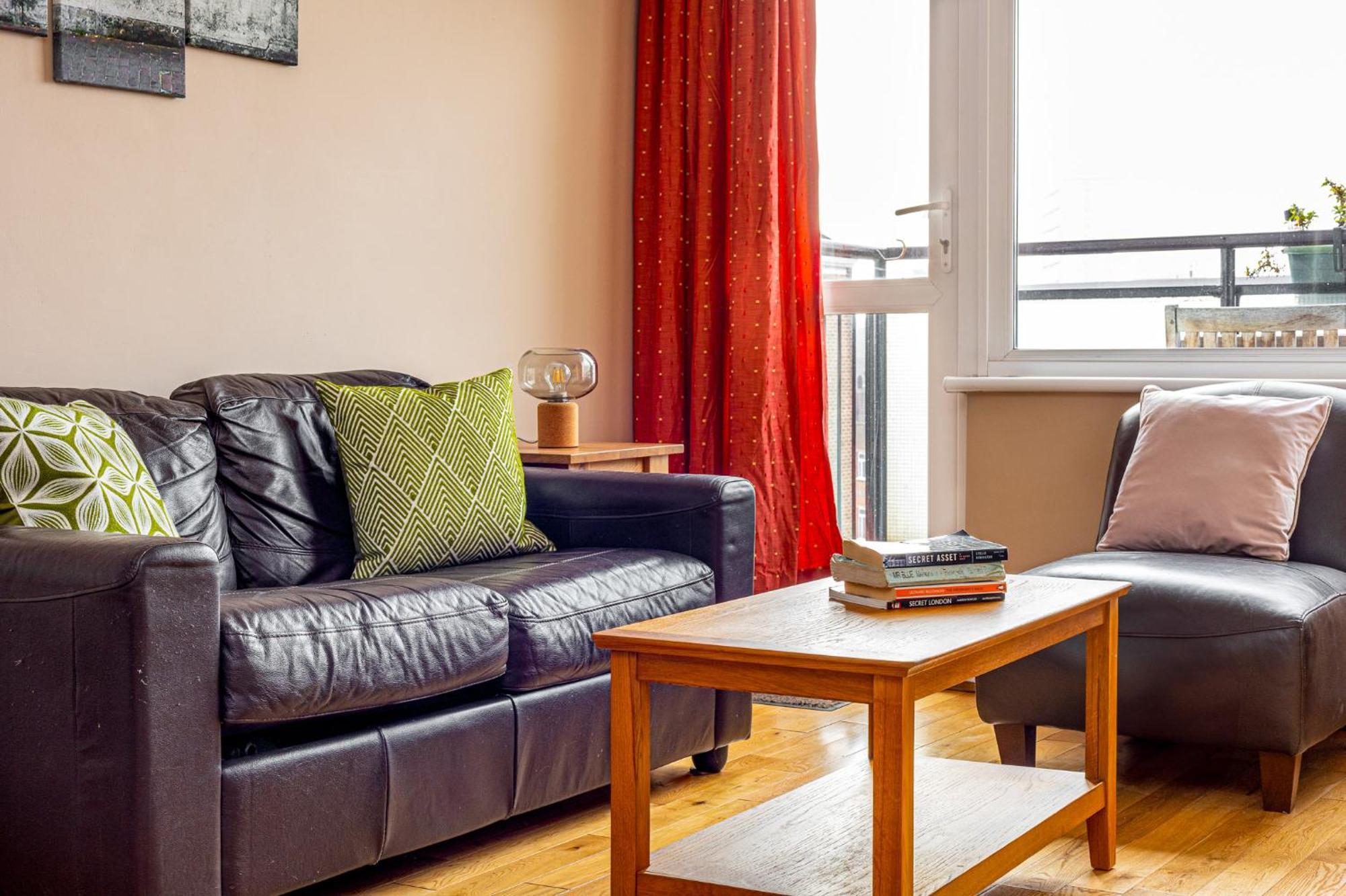 2br Balcony, Battersea, 5min Clapham Junction St *