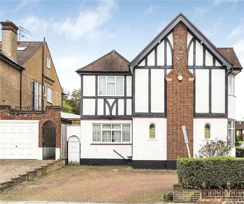 Appartement Large 5 Bedroom House In Finchley *