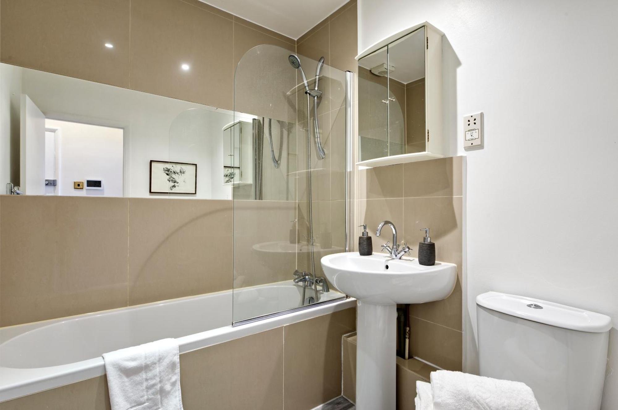 Elegant Earl's Court Flat By Underthedoormat Appartement *