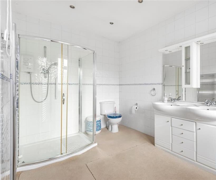 Appartement Large 5 Bedroom House In Finchley Londres