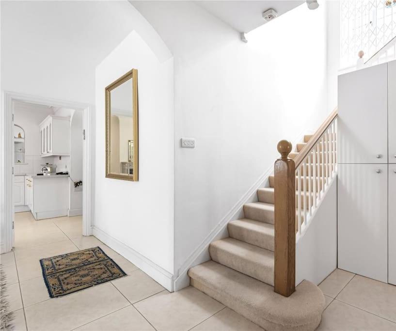 Large 5 Bedroom House In Finchley Londres