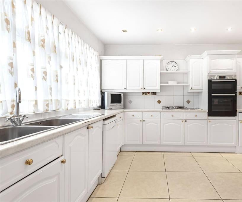 Large 5 Bedroom House In Finchley Appartement Londres