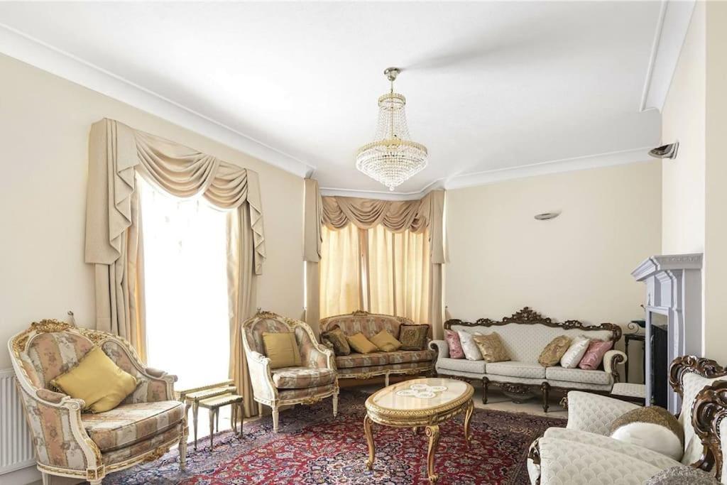 Appartement Large 5 Bedroom House In Finchley Londres
