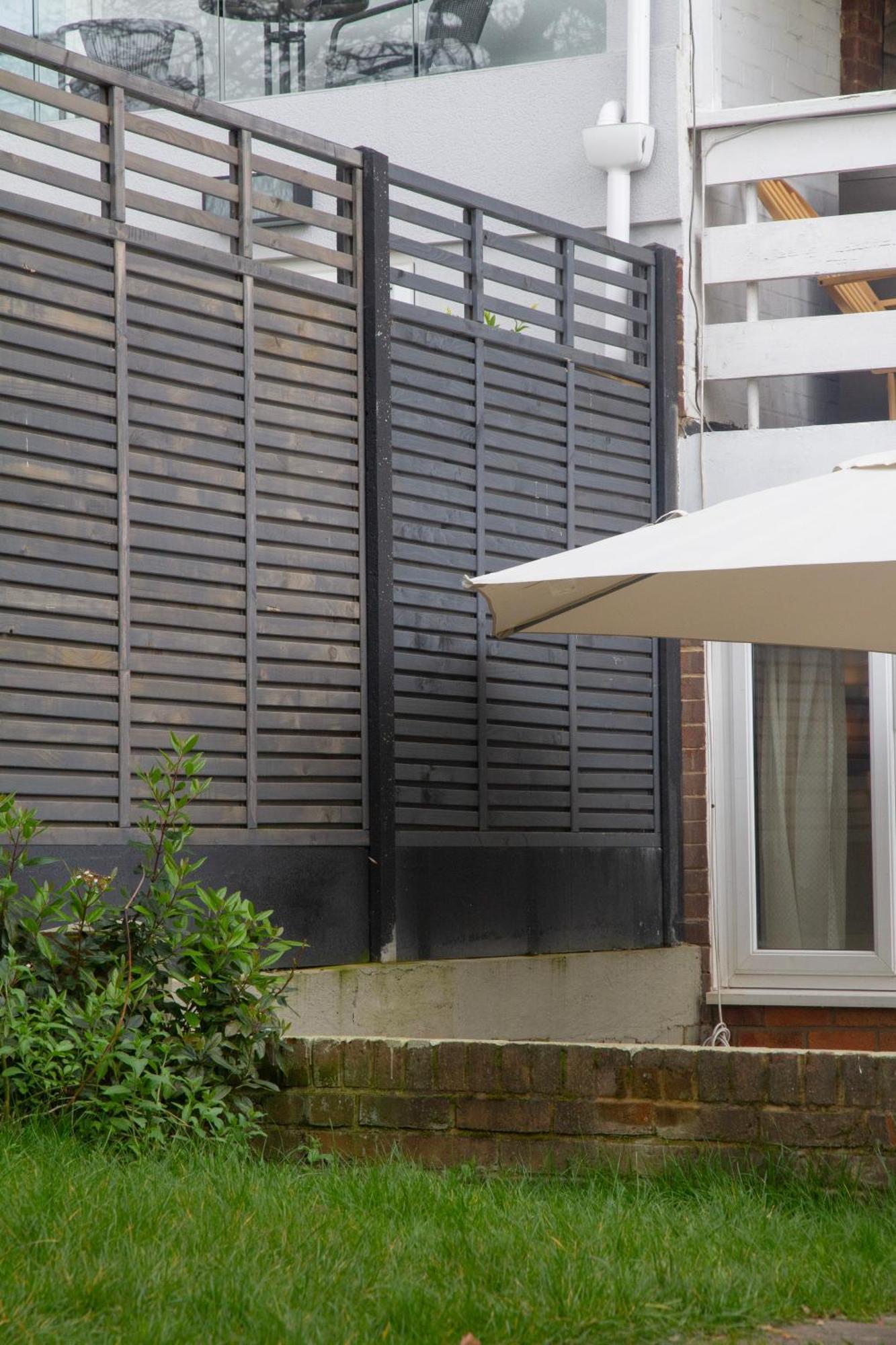 Casa de Férias Spacious 4-bedroom Townhouse With Garden- Perfect For Groups! *
