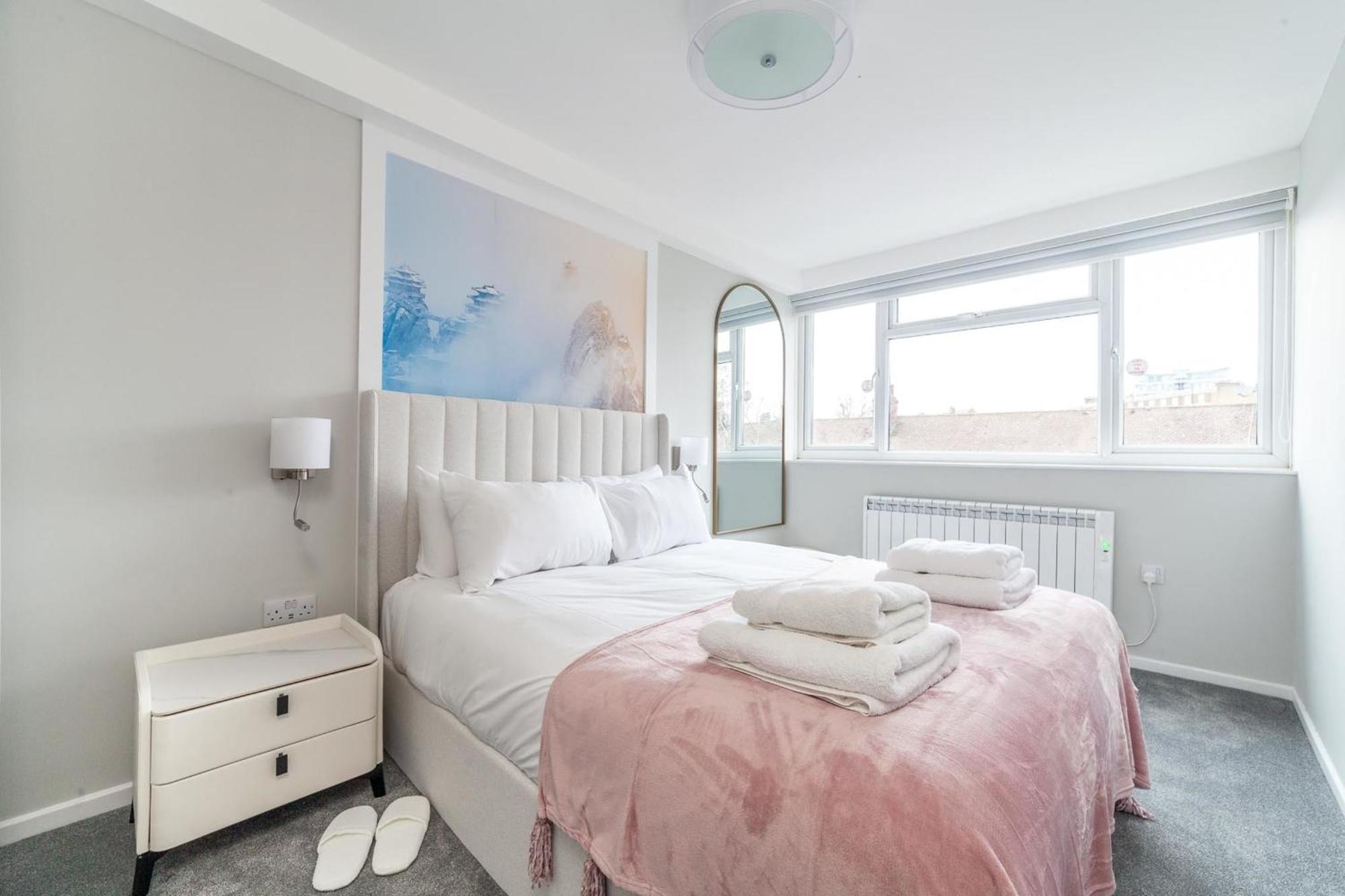 Excellent 3-bed Flat In Elephant & Castle