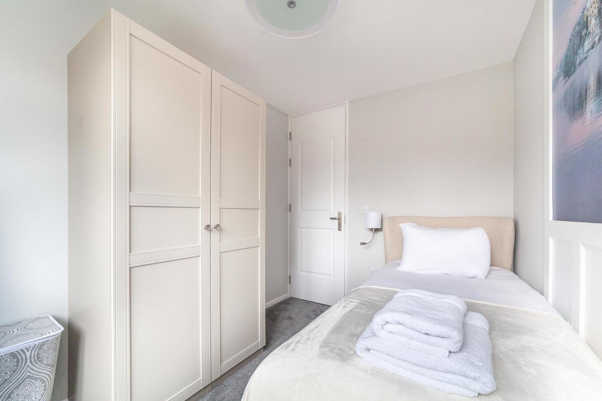 Excellent 3-bed Flat In Elephant & Castle *