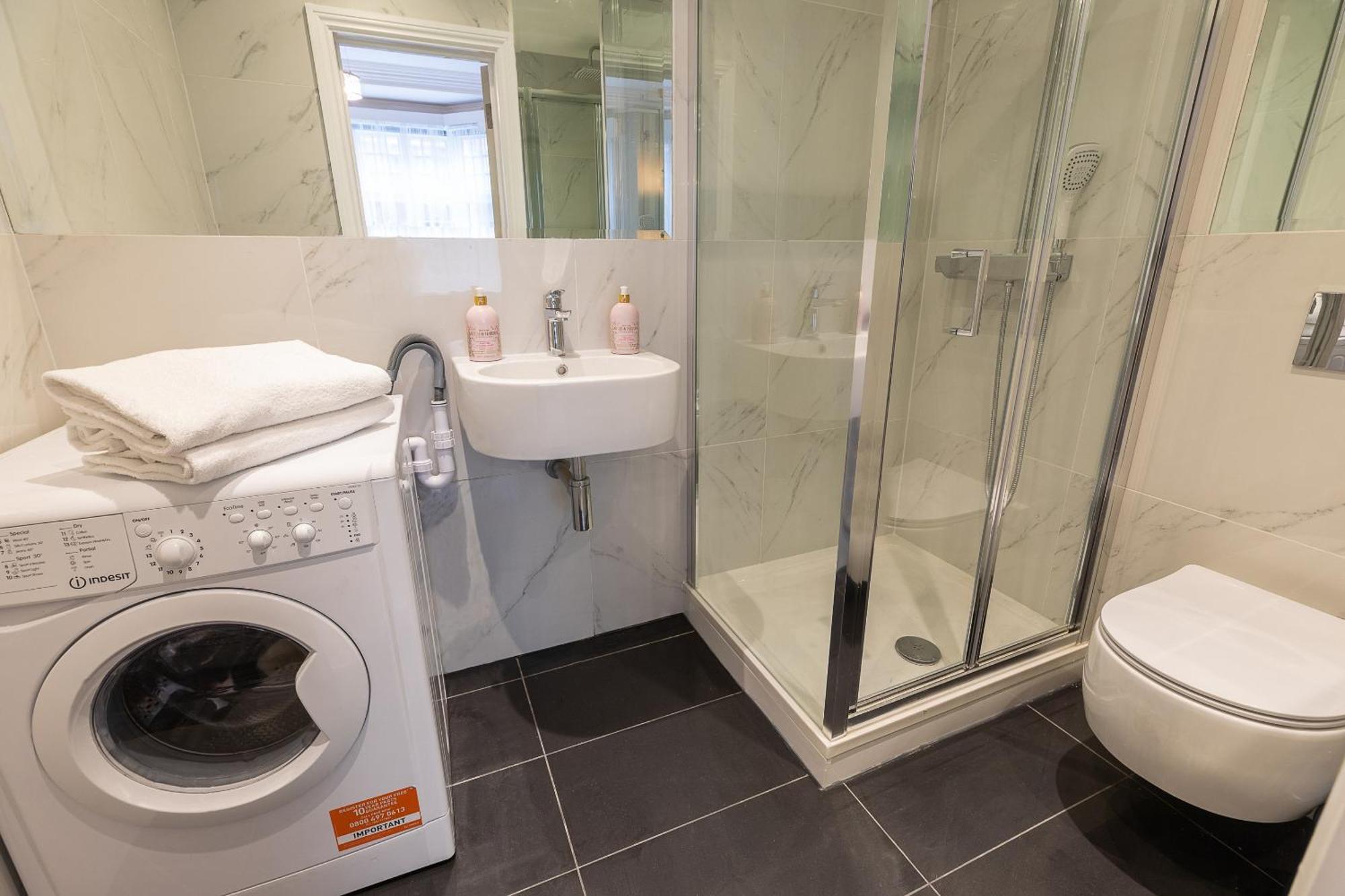 Air Conditioned High St Kensington * London