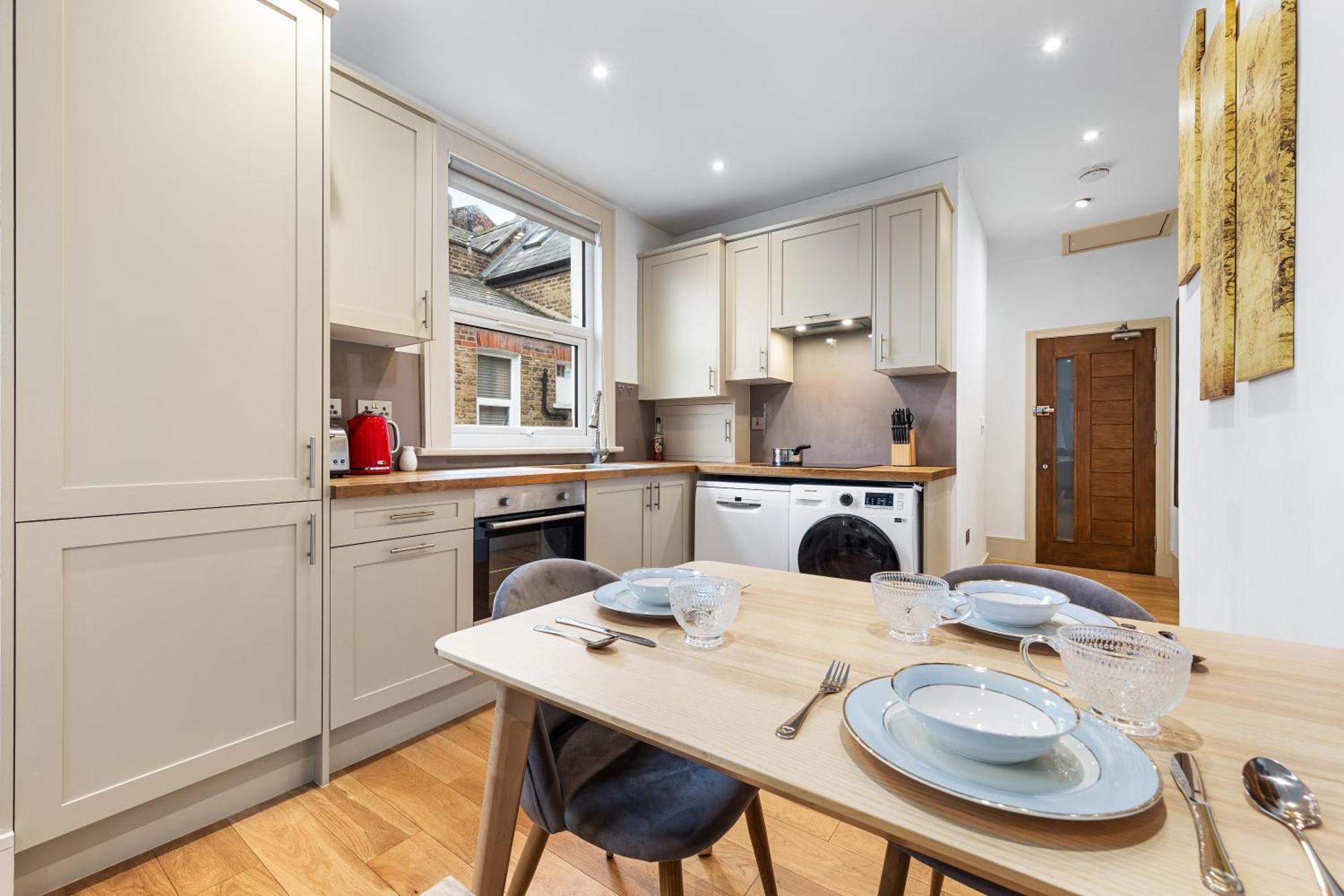Modern Spacious 1 Bed Flat Near Richmond Park *