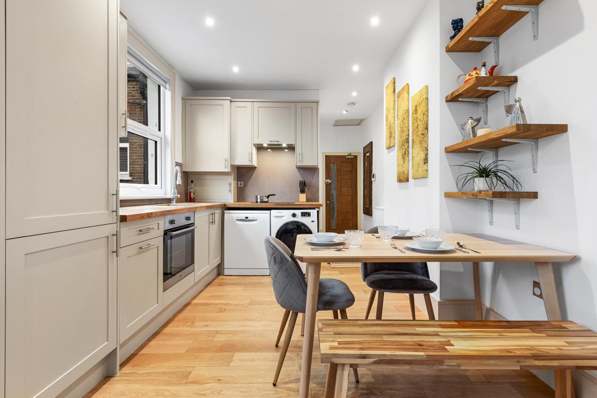 Modern Spacious 1 Bed Flat Near Richmond Park