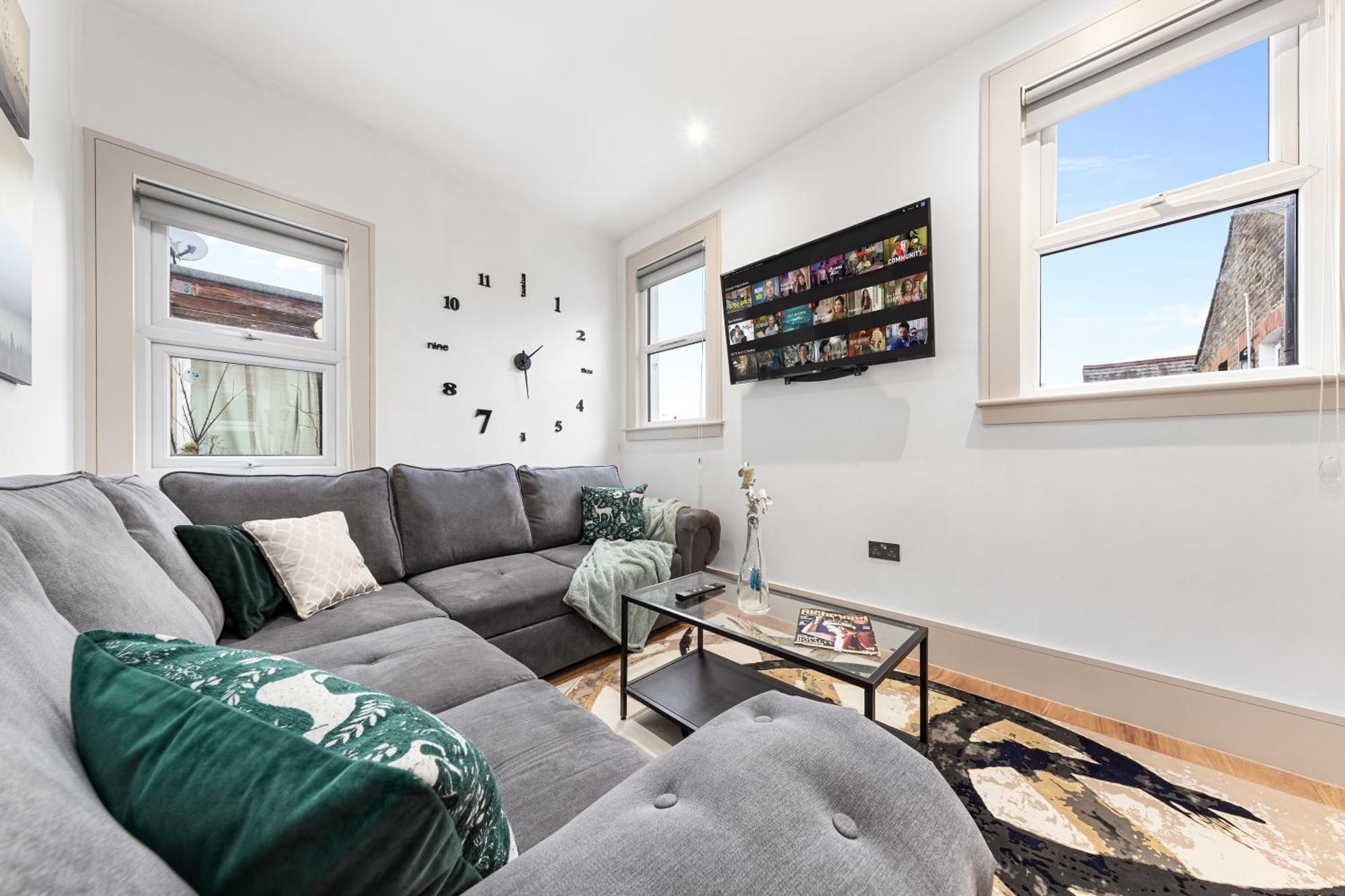 Modern Spacious 1 Bed Flat Near Richmond Park *