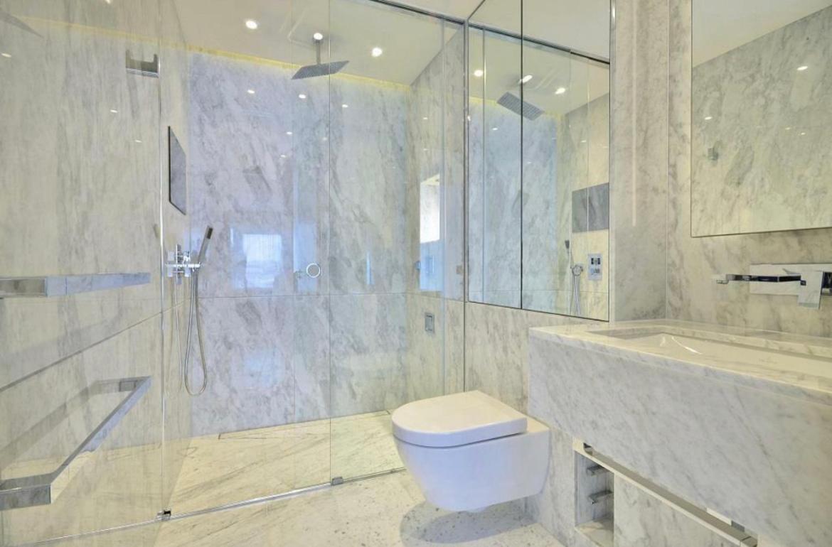Hospedagem domiciliar In Luxury Modern With Pool, Gym & Access *