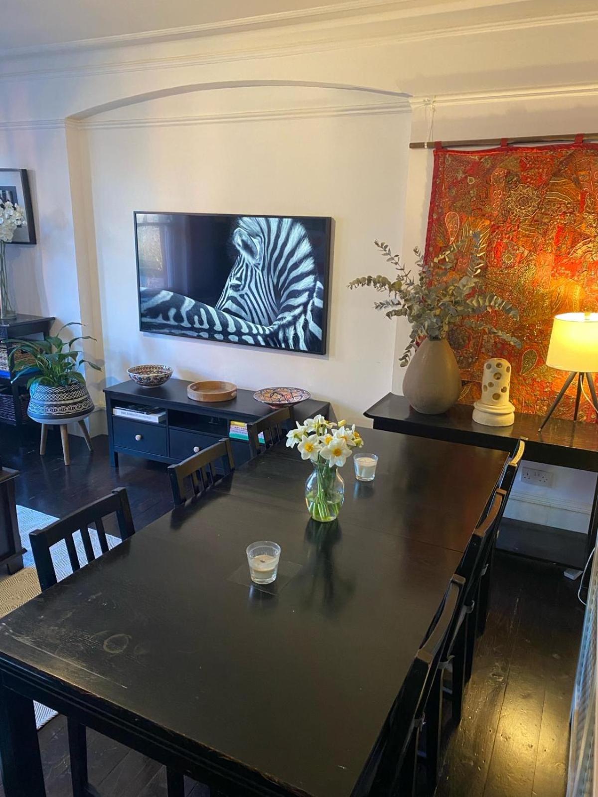 Spacious Flat In West Kensington *