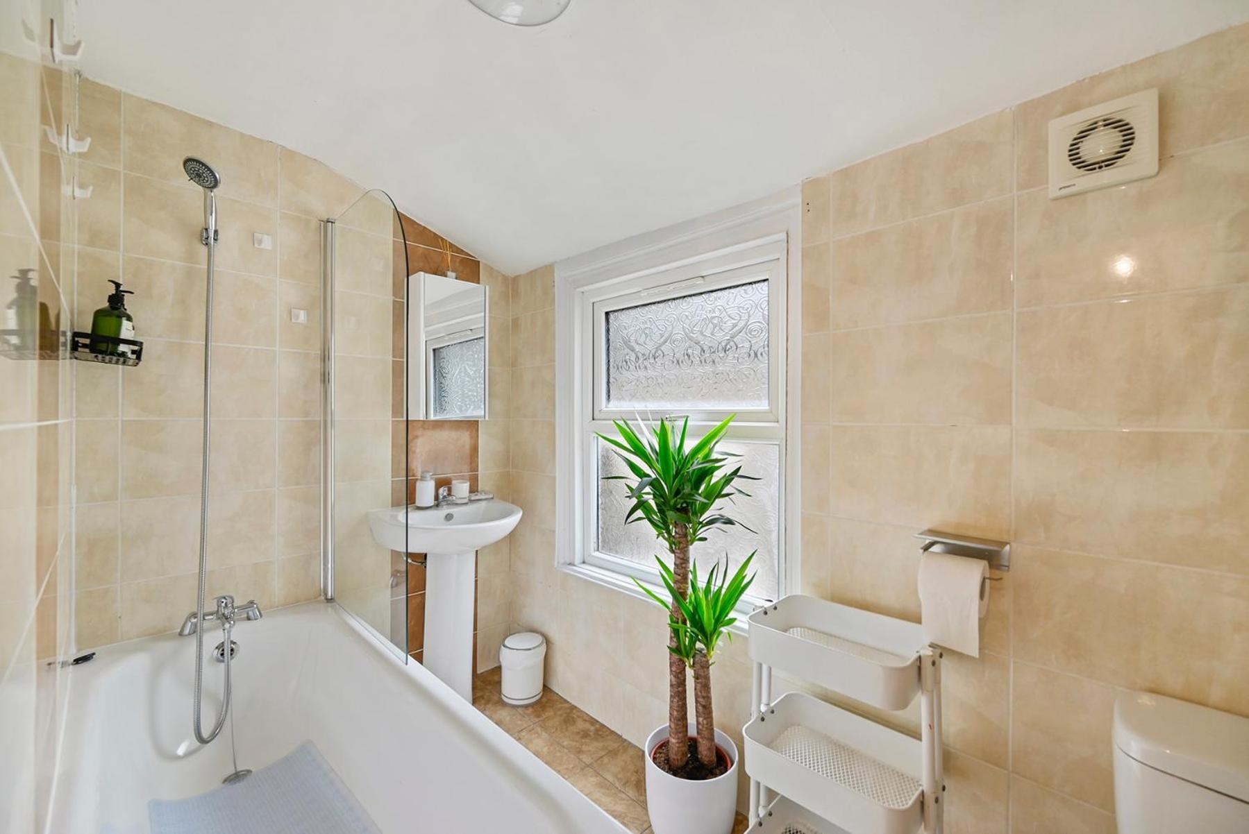 Cosy Urban Oasis 2 Bedroom Flat In Tottenham *