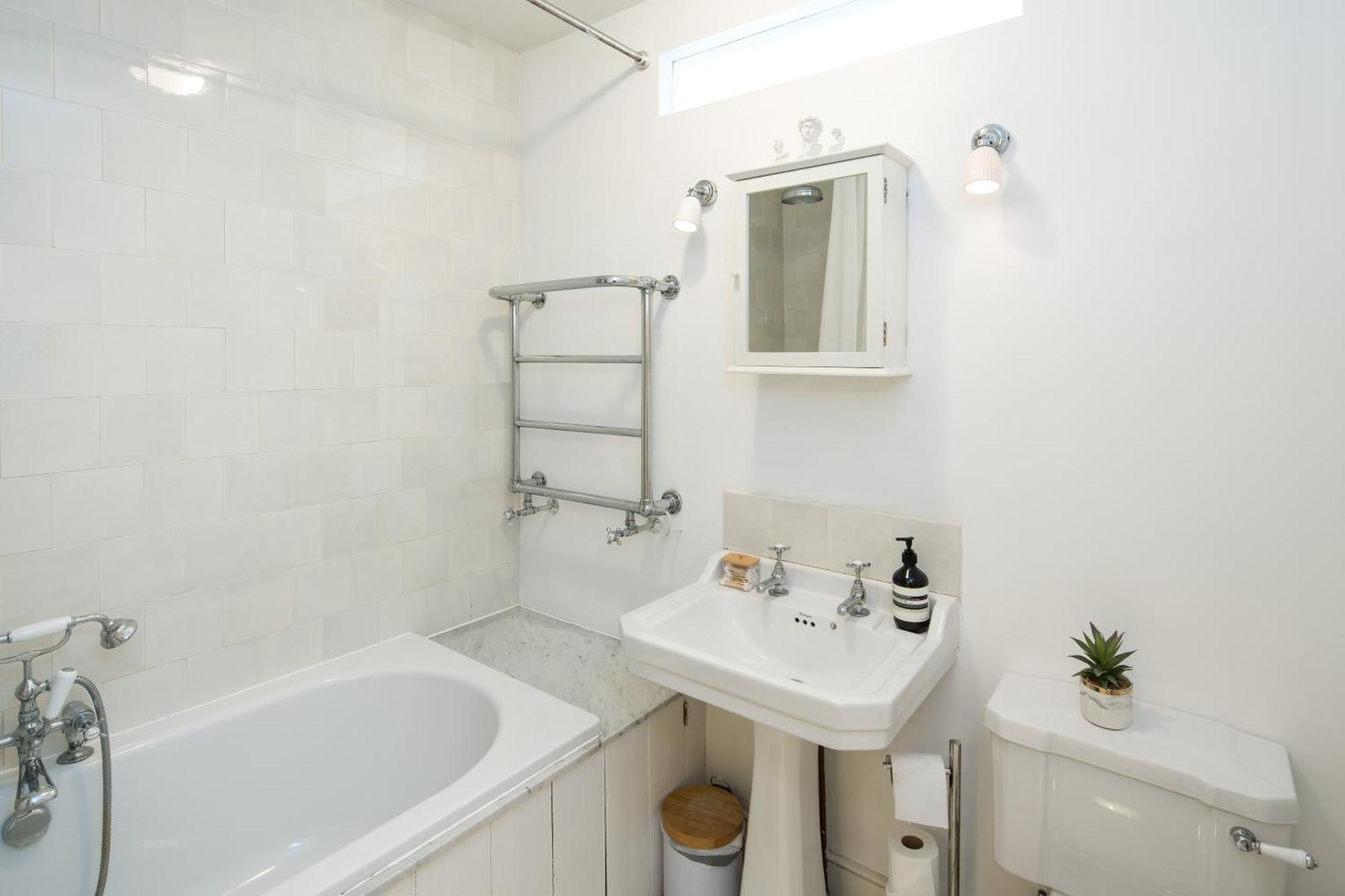 Apartamento Charming 2-bed Flat In The Heart Of Nottinghill - Steps From Portobello Rd Market And Nottinghill Bookshop Londres