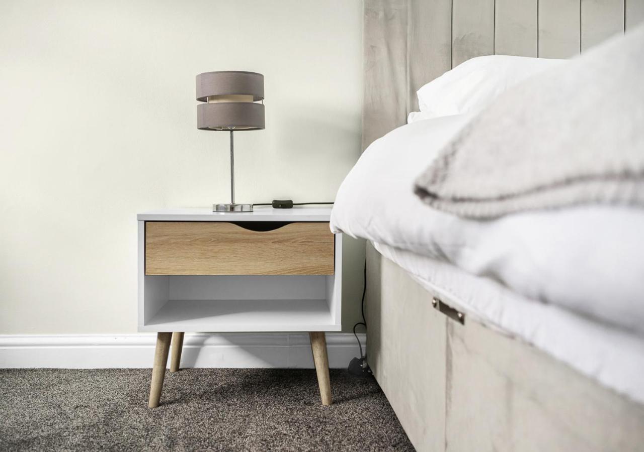 Uksas Two Bed Flat Park Front *